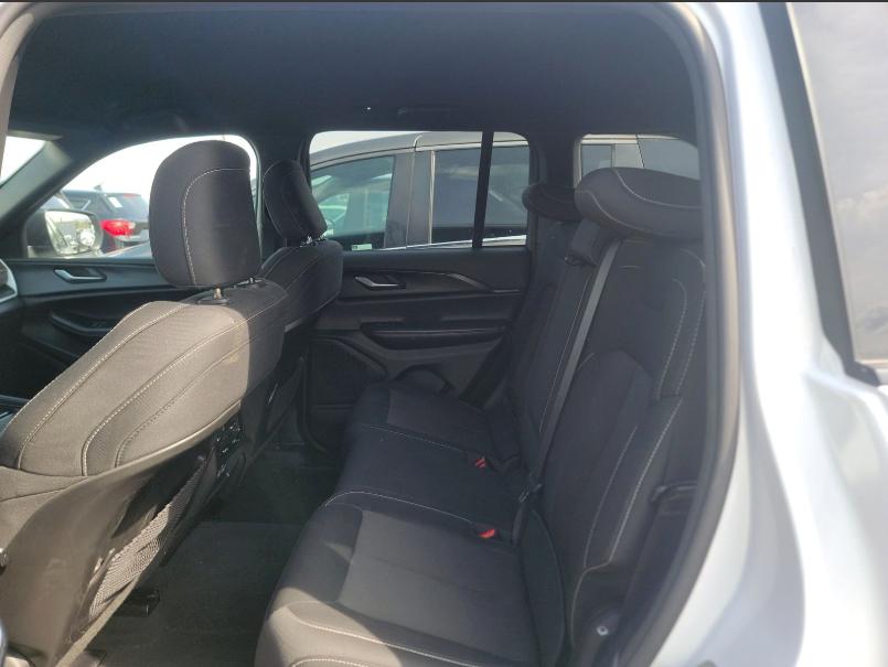 Jeep Cherokee Laredo 4-Door 4WD 2024