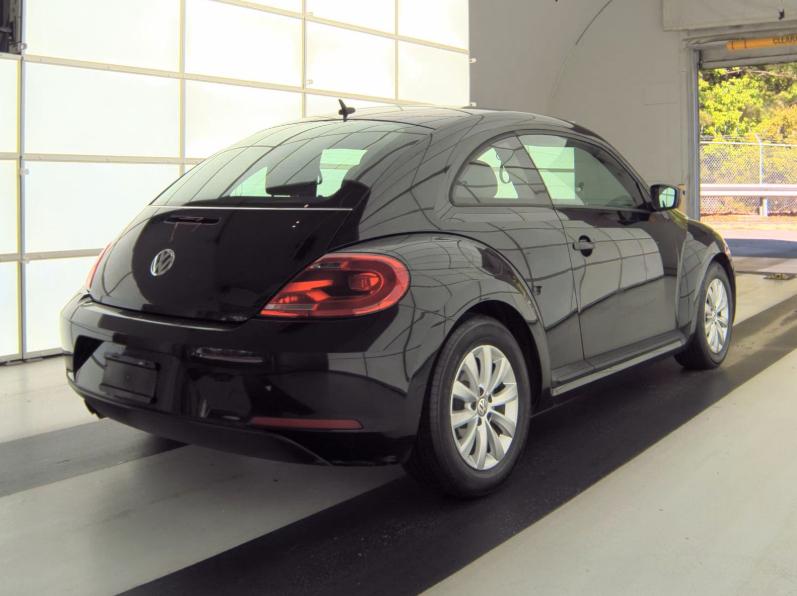 Volkswagen Beetle 1.8T 6A Fleet 2015