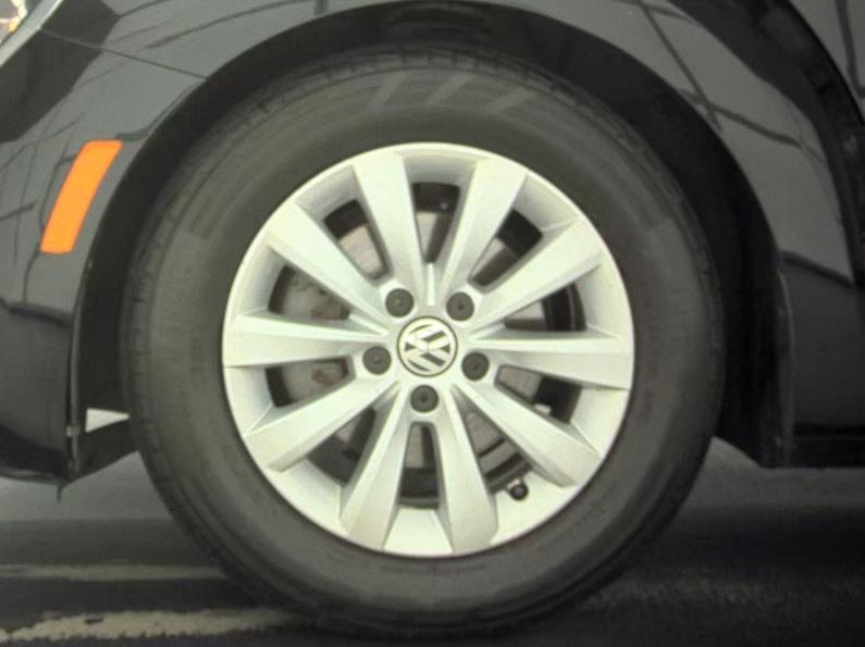 Volkswagen Beetle 1.8T 6A Fleet 2015