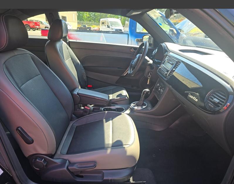 Volkswagen Beetle 1.8T 6A Fleet 2015