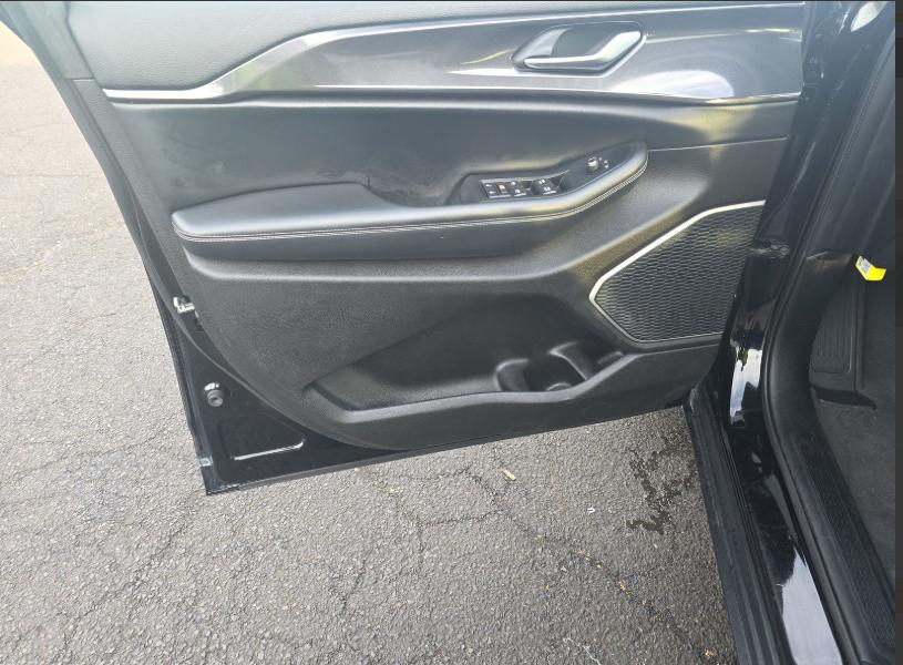 Jeep Cherokee 4WD 4dr Altitude 2021