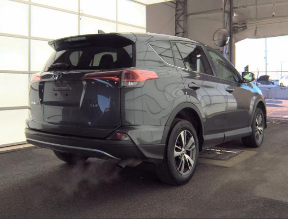 Toyota RAV4 FWD 4dr XLE (Natl) 2018