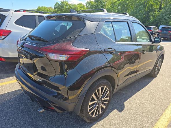 Nissan Kicks SV 4D SUV FWD 2022