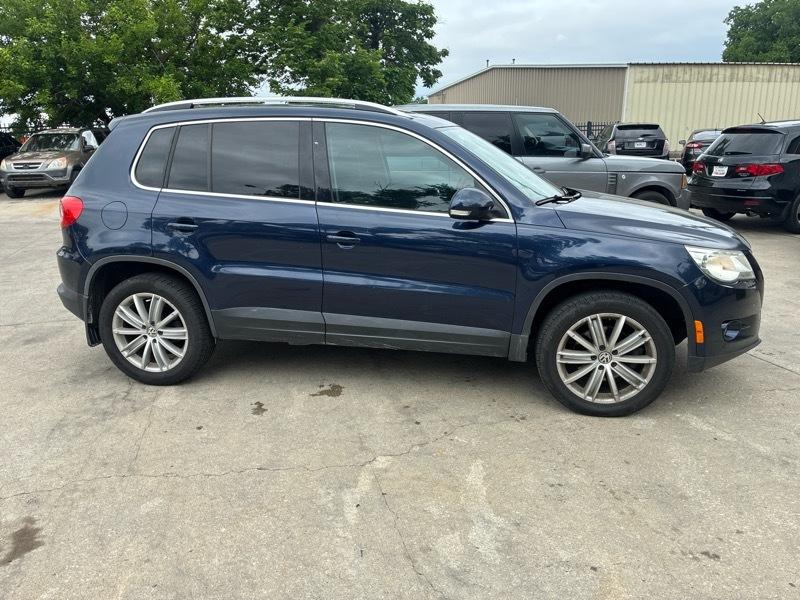 Volkswagen Tiguan S 4Motion 2011