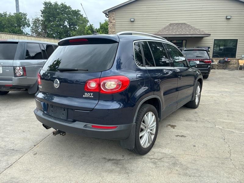 Volkswagen Tiguan S 4Motion 2011