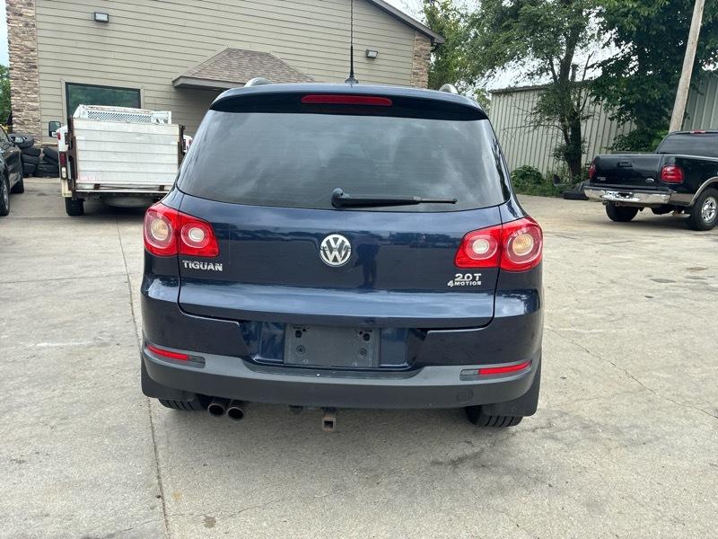 Volkswagen Tiguan S 4Motion 2011