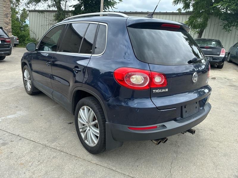 Volkswagen Tiguan S 4Motion 2011