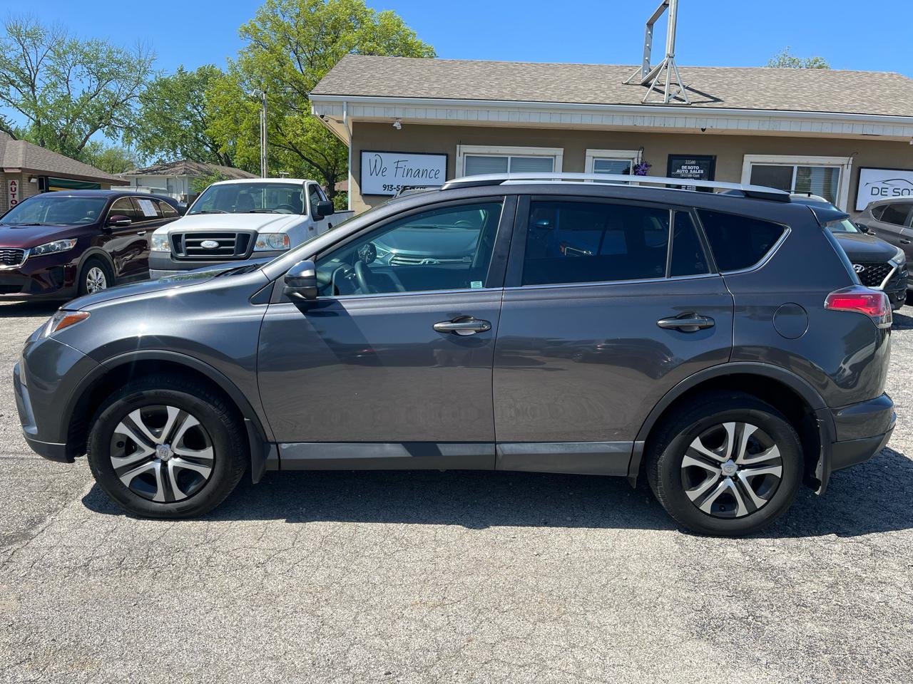 Toyota RAV4 LE 2018