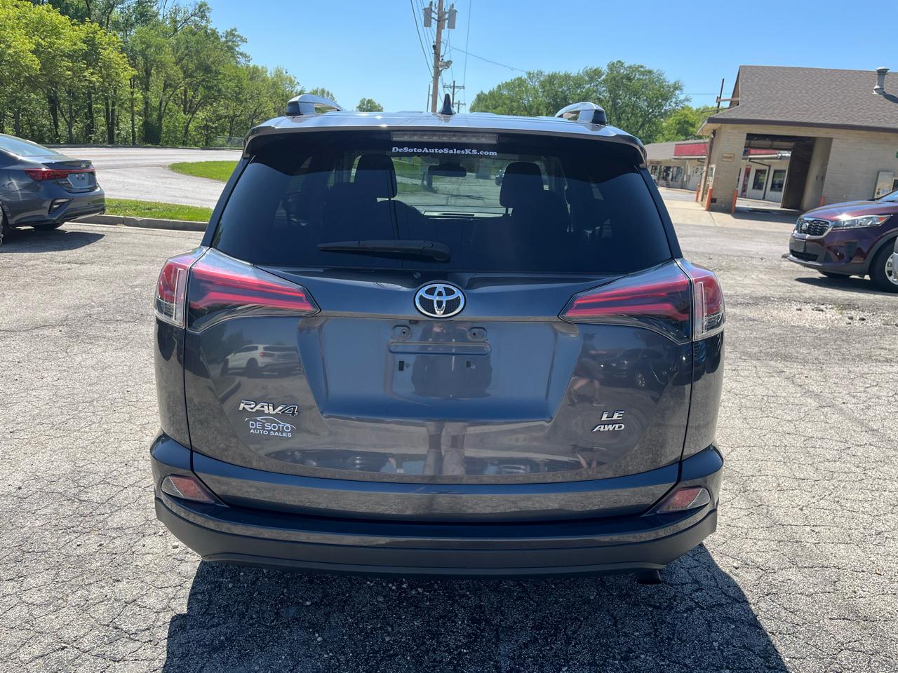 Toyota RAV4 LE 2018