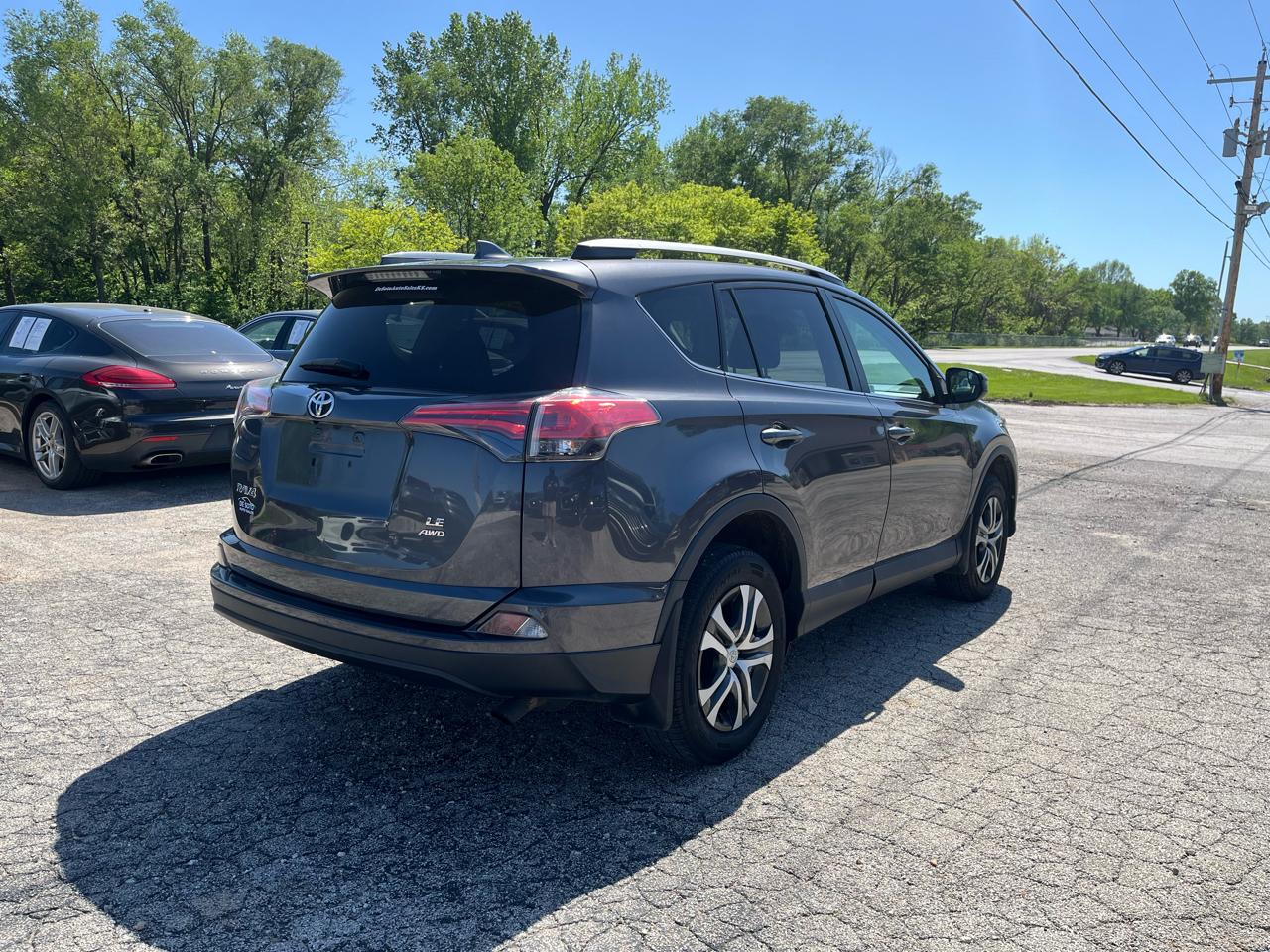 Toyota RAV4 LE 2018