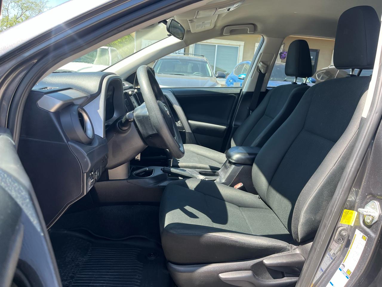 Toyota RAV4 LE 2018