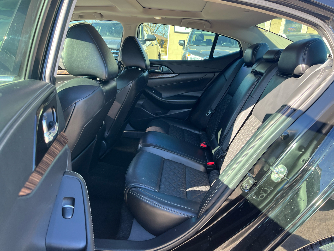 Nissan Maxima 4dr Sdn 3.5 Platinum 2016