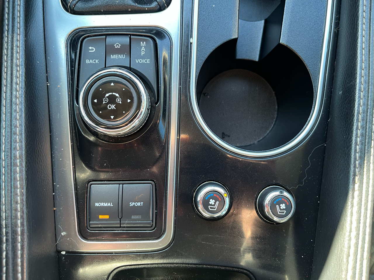 Nissan Maxima 4dr Sdn 3.5 Platinum 2016