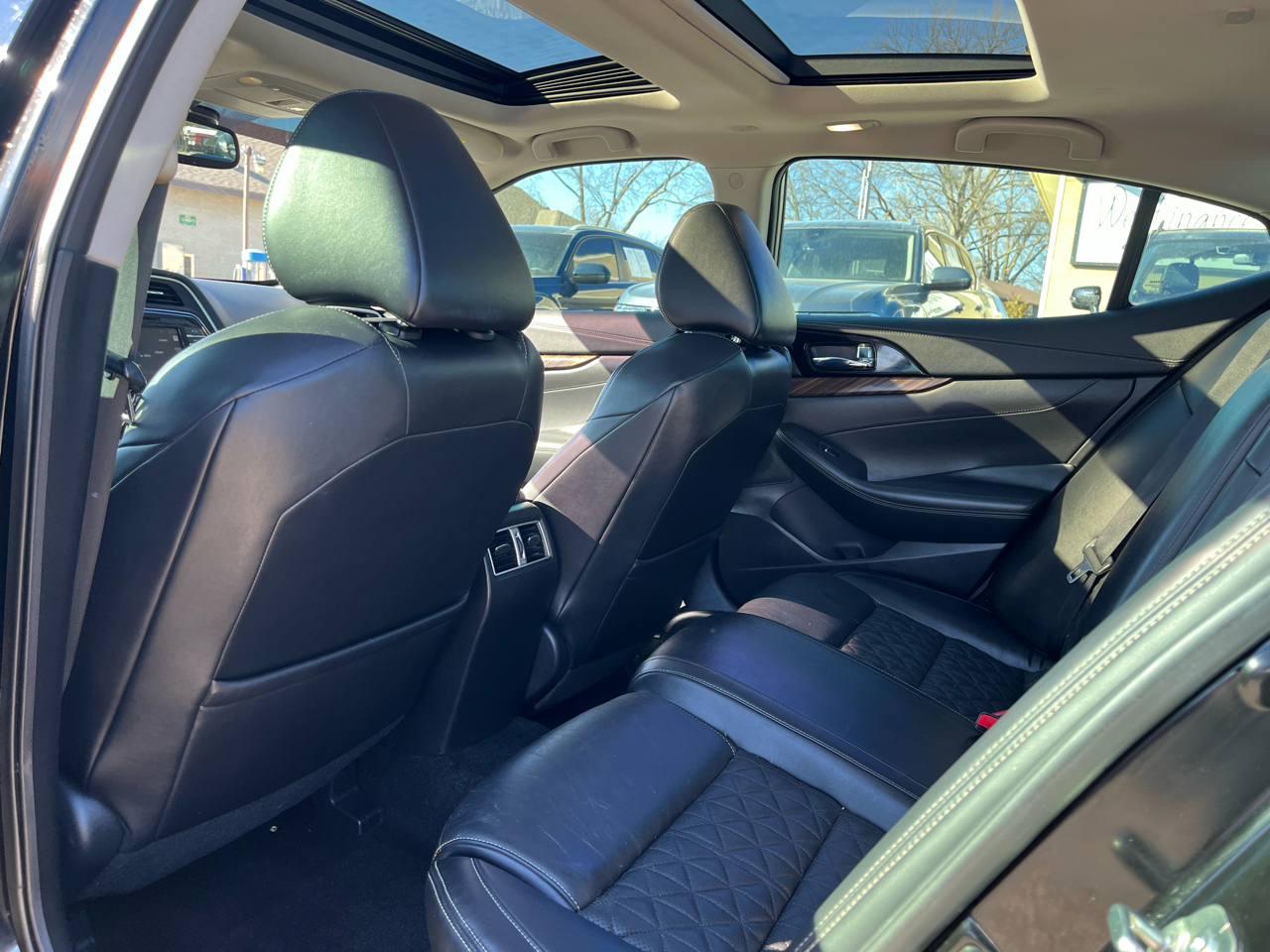 Nissan Maxima 4dr Sdn 3.5 Platinum 2016