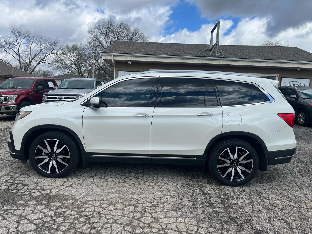 View vehicle photo 2