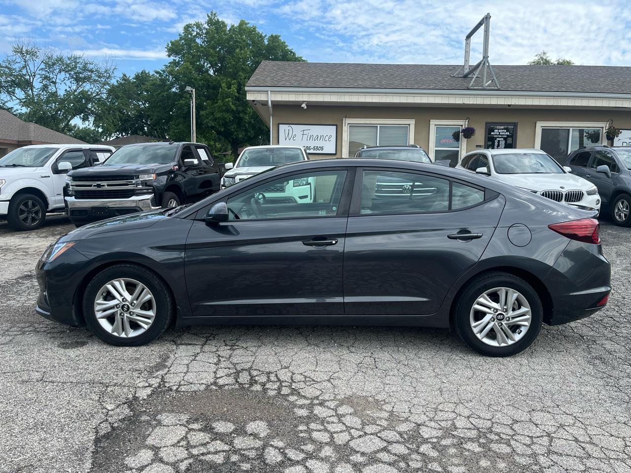 Hyundai Elantra SEL 2020