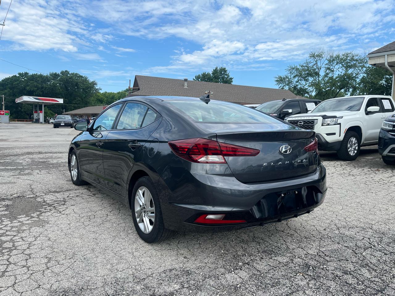 Hyundai Elantra SEL 2020