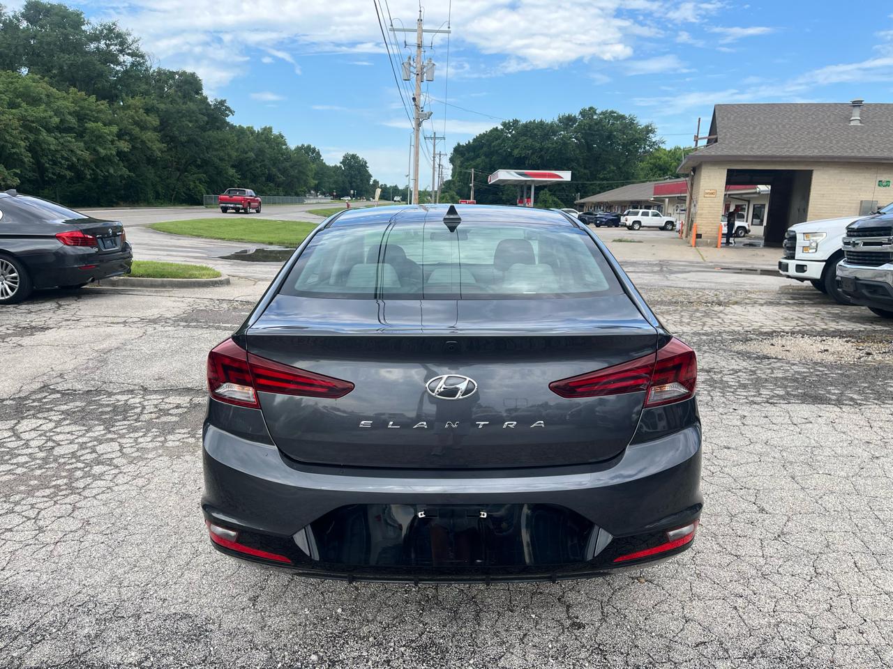 Hyundai Elantra SEL 2020