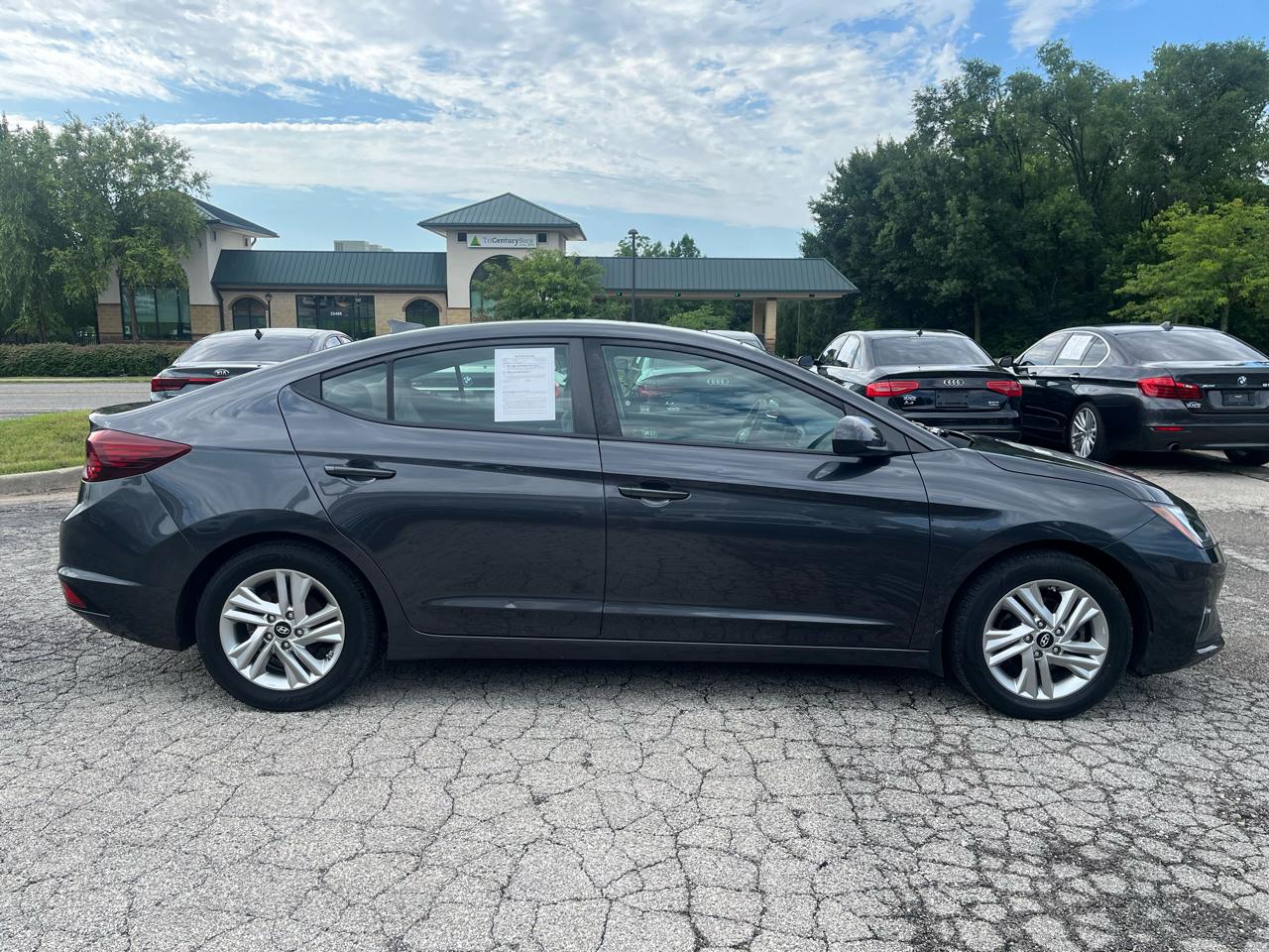 Hyundai Elantra SEL 2020