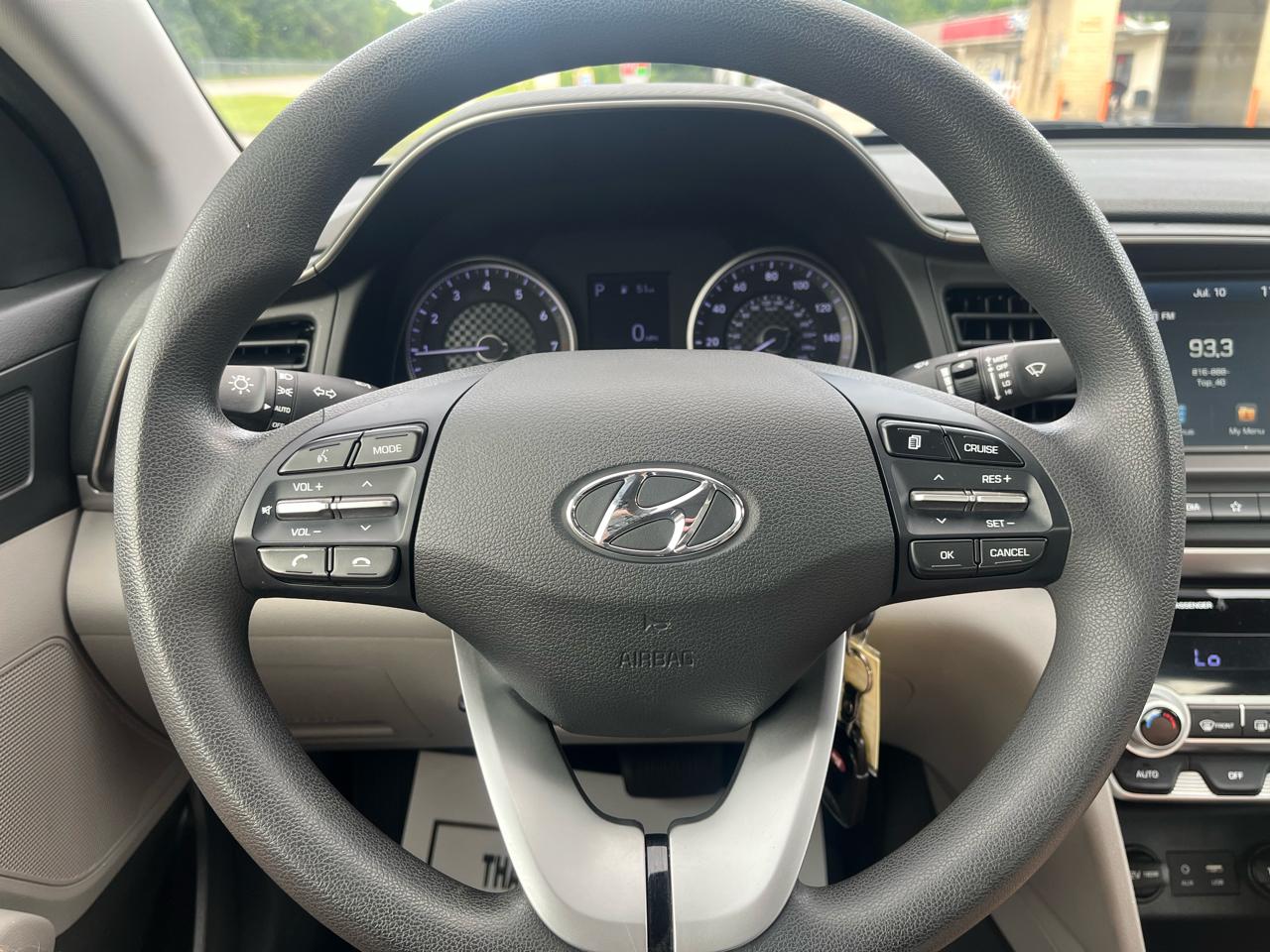 Hyundai Elantra SEL 2020