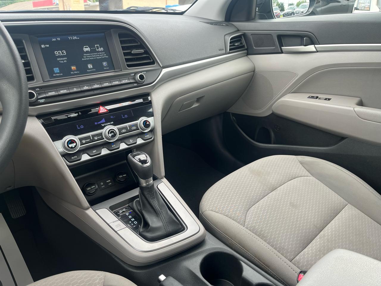 Hyundai Elantra SEL 2020