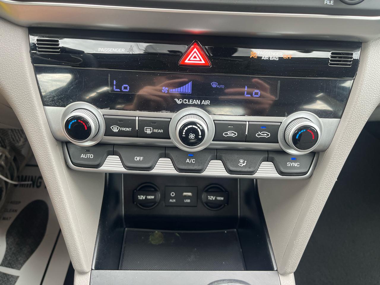 Hyundai Elantra SEL 2020