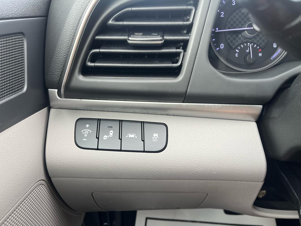 Hyundai Elantra SEL 2020