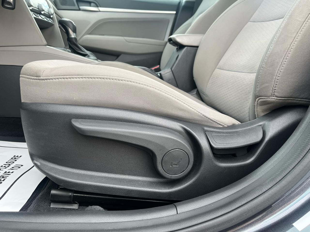 Hyundai Elantra SEL 2020