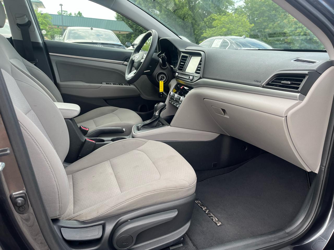 Hyundai Elantra SEL 2020