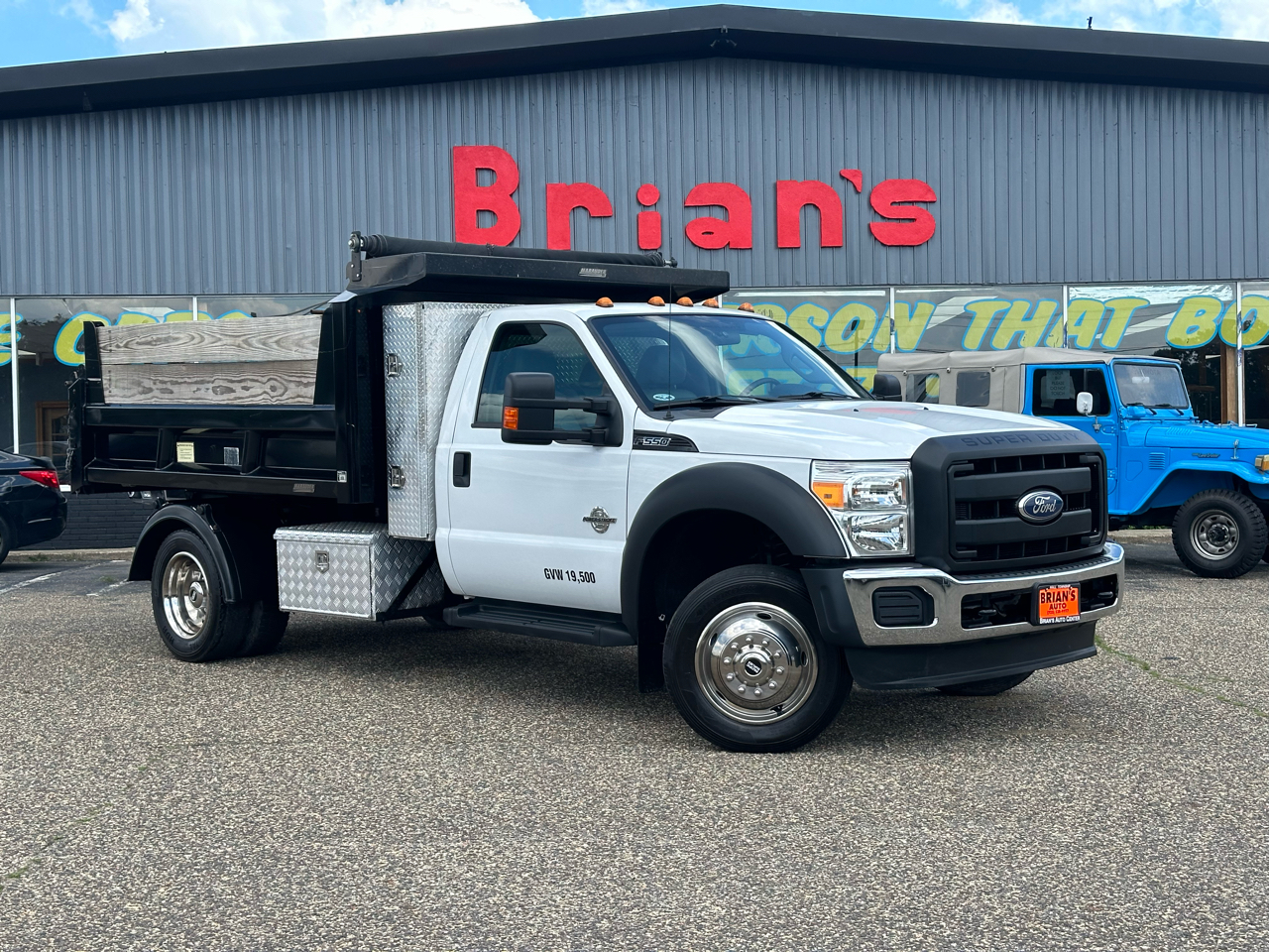 Ford Super Duty F-550 DRW 4WD Reg Cab 141" WB 60" CA XLT 2012