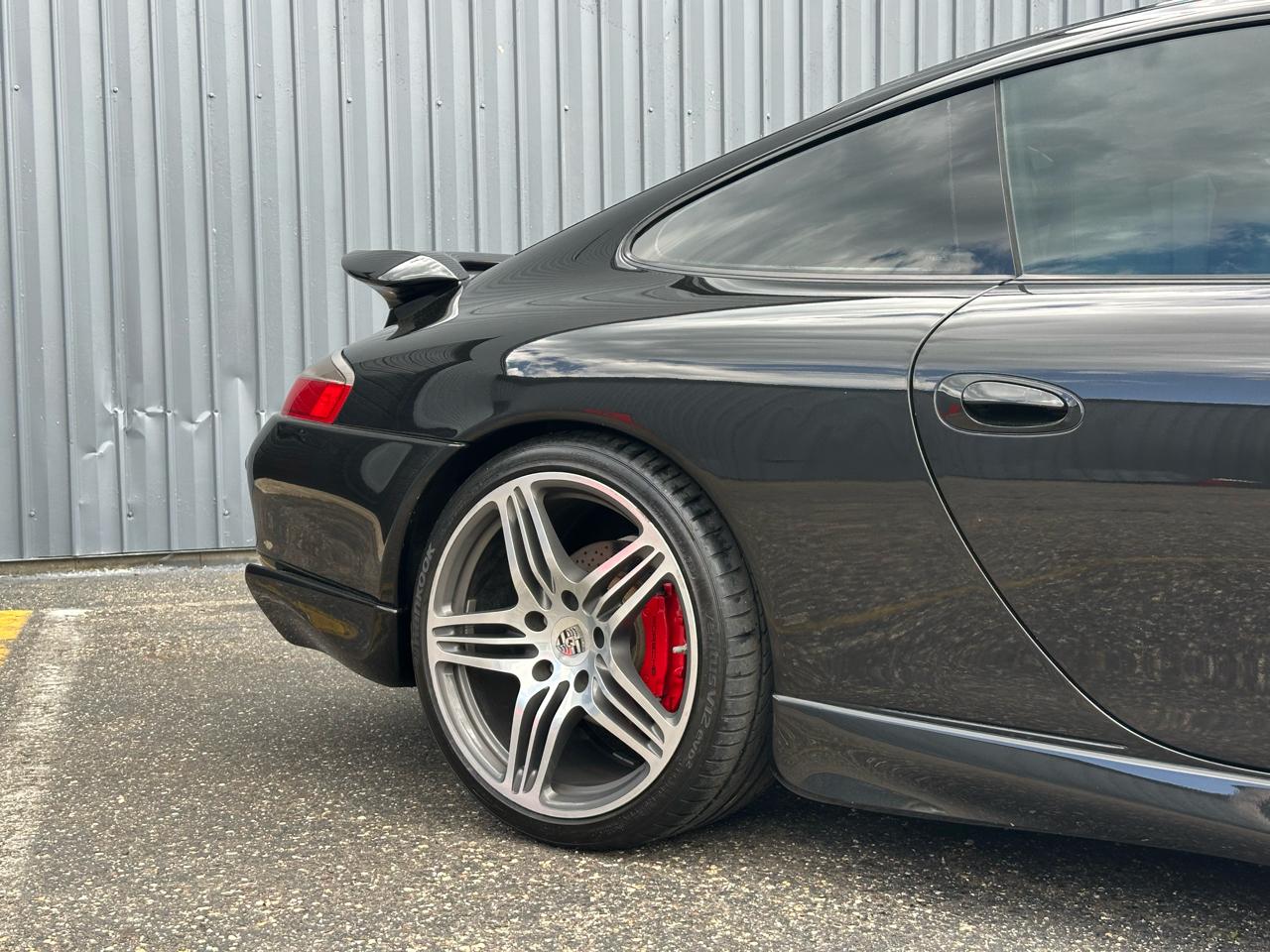 Porsche 911 Carrera 2dr Carrera 4 Cpe 6-Spd Manual 2001