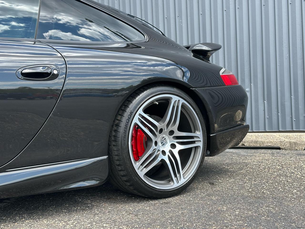Porsche 911 Carrera 2dr Carrera 4 Cpe 6-Spd Manual 2001
