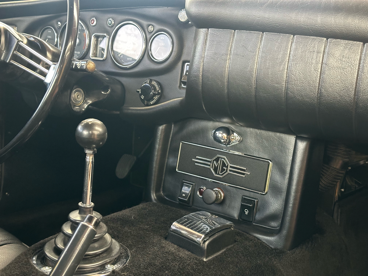 MG MGC GT  1969 MG MGC GT  1969