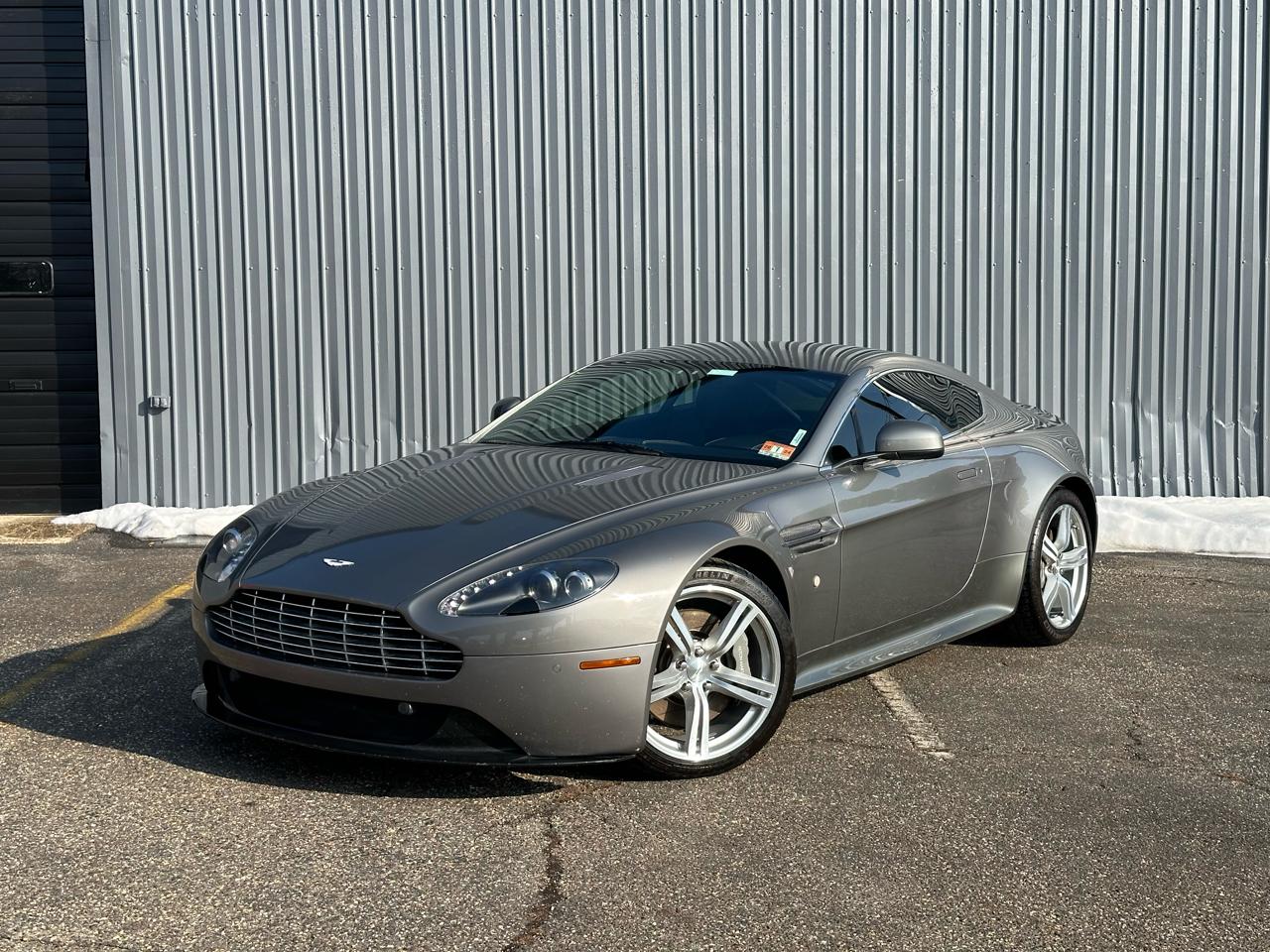 Aston Martin Vantage 2dr Cpe Sportshift 2010