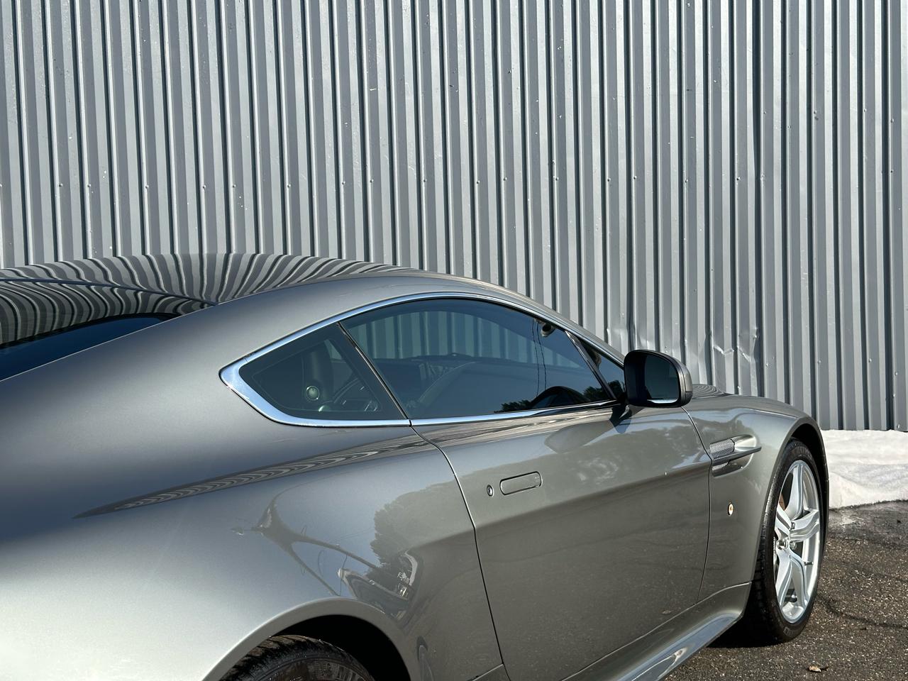 Aston Martin Vantage 2dr Cpe Sportshift 2010