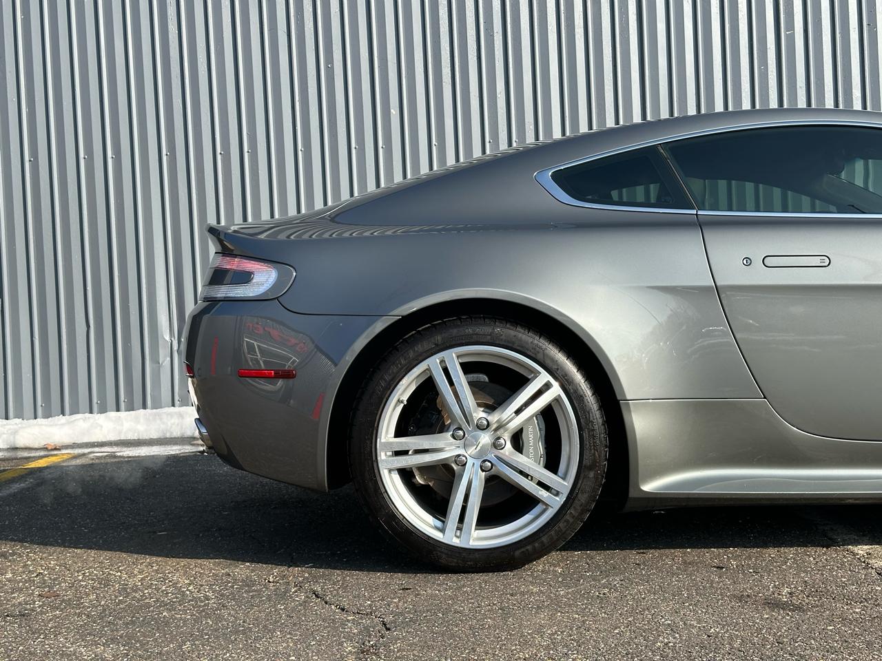 Aston Martin Vantage 2dr Cpe Sportshift 2010