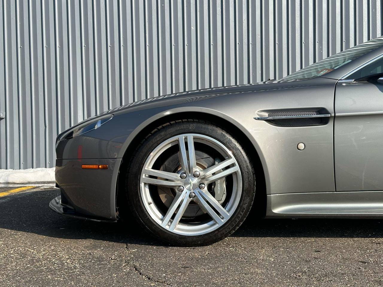 Aston Martin Vantage 2dr Cpe Sportshift 2010