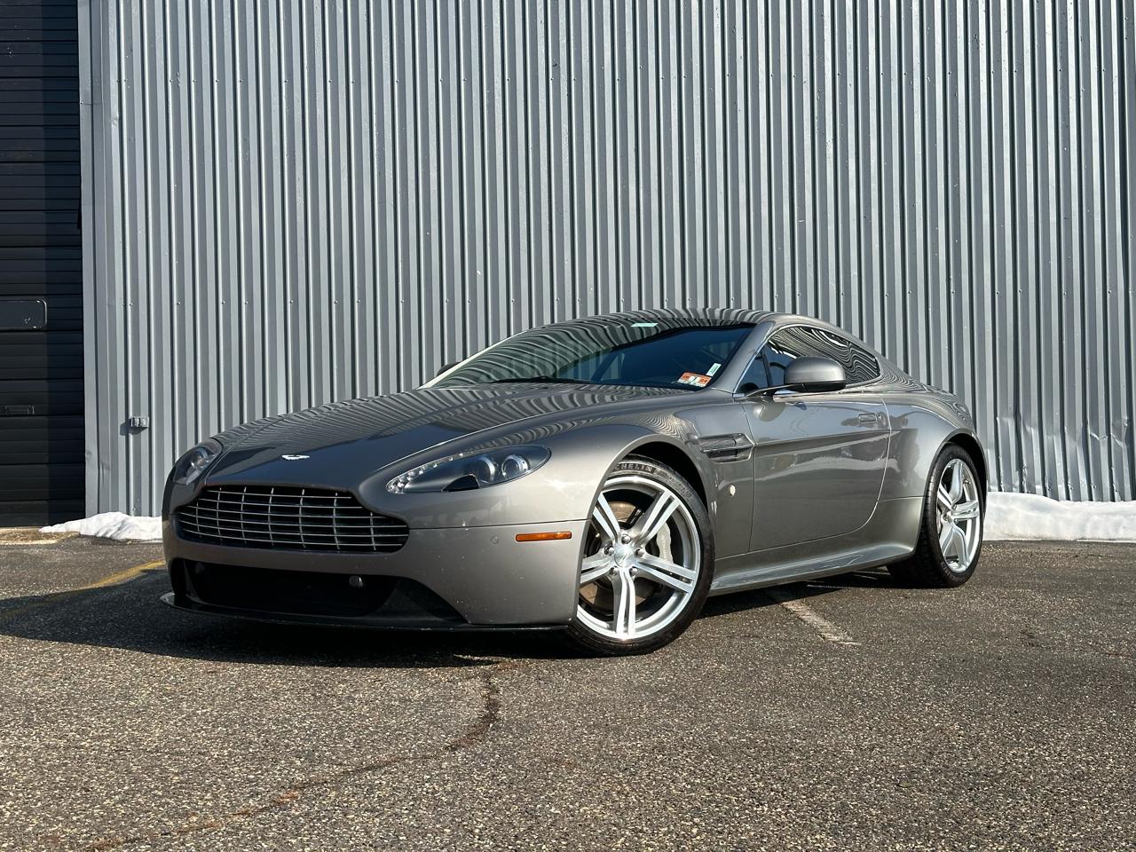 Aston Martin Vantage 2dr Cpe Sportshift 2010