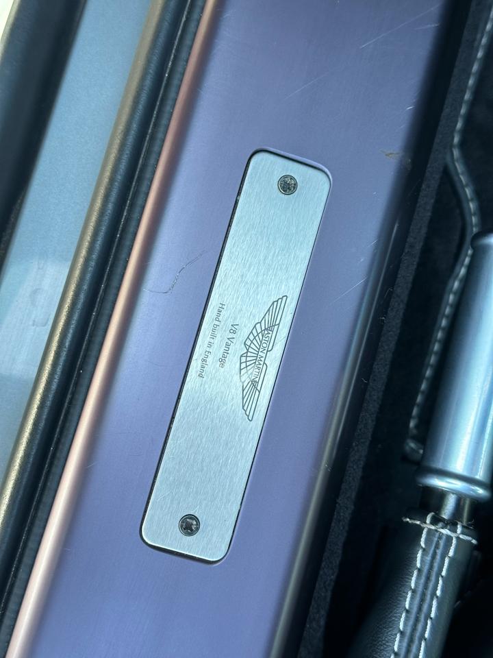 Aston Martin Vantage 2dr Cpe Sportshift 2010