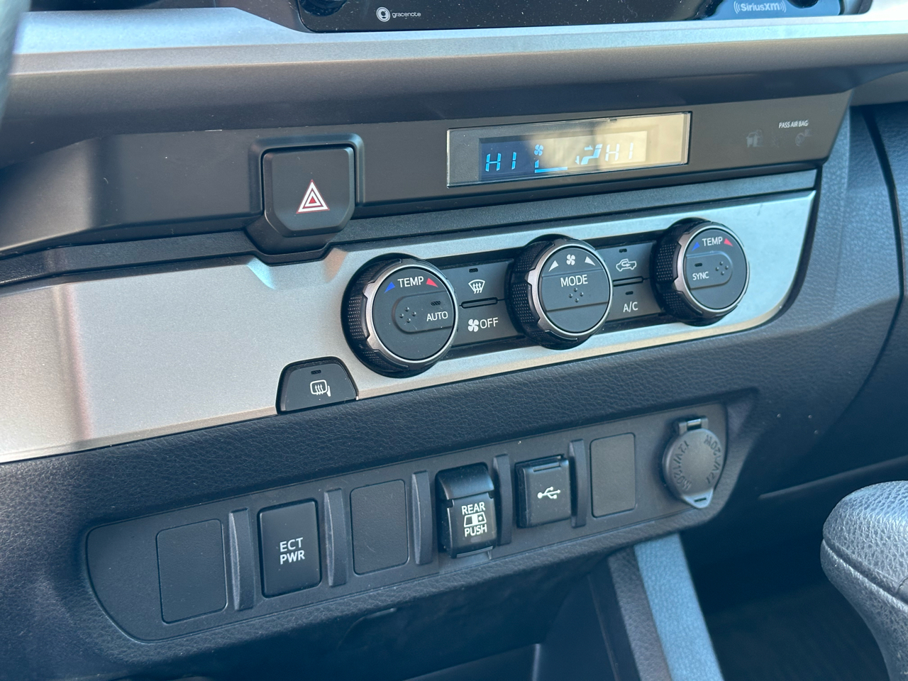 Toyota Tacoma 2WD SR5 Double Cab 6' Bed V6 AT (Natl) 2021