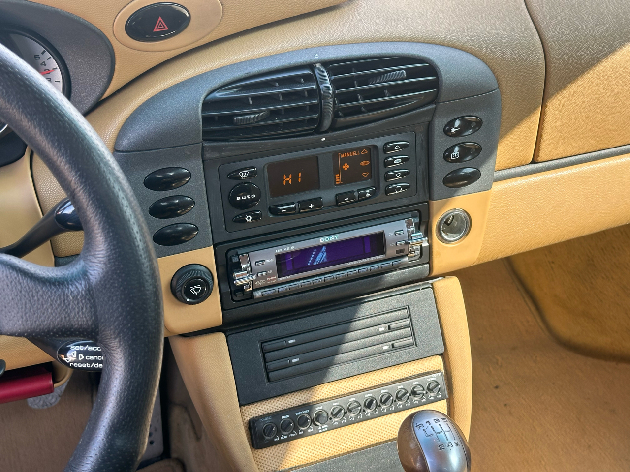 Porsche 911 Carrera 2dr Carrera Cpe 6-Spd Manual 1999