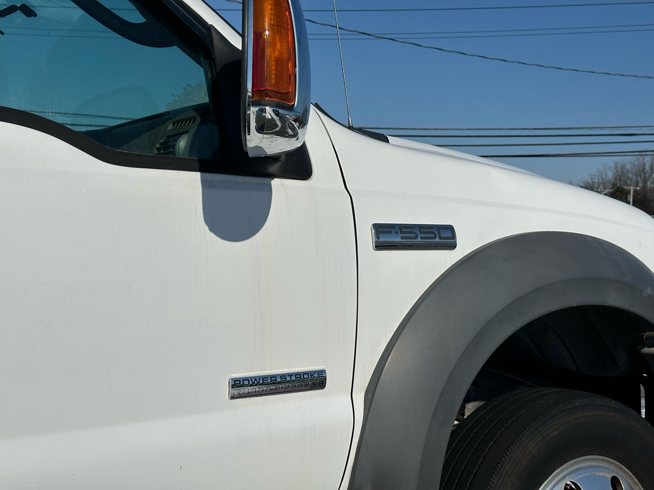 Ford Super Duty F-550 DRW Crew Cab 176" WB 60" CA Lariat 2005