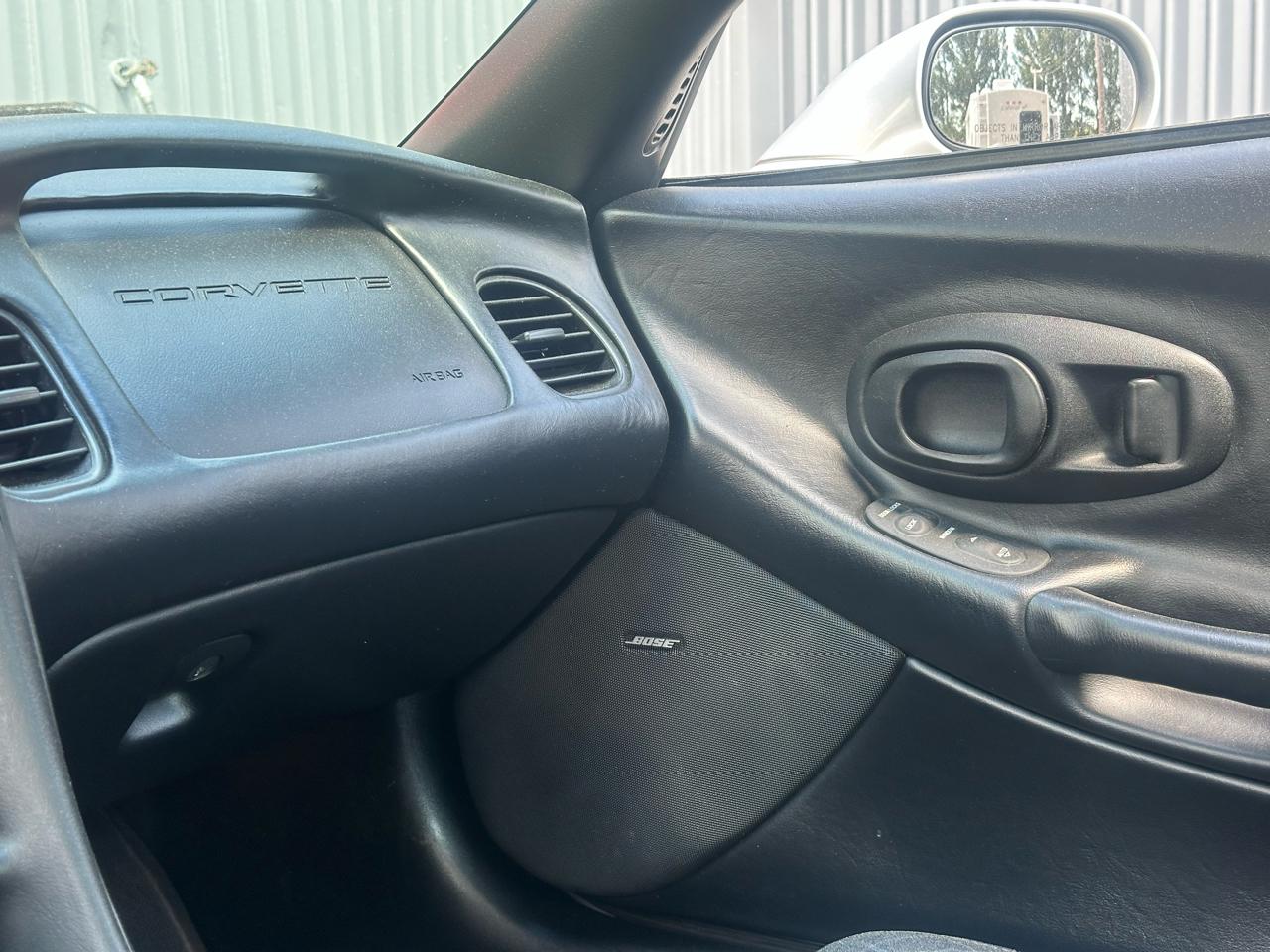 Chevrolet Corvette 2dr Convertible 2003