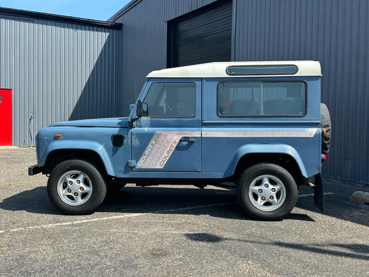Land Rover Defender 90 1989