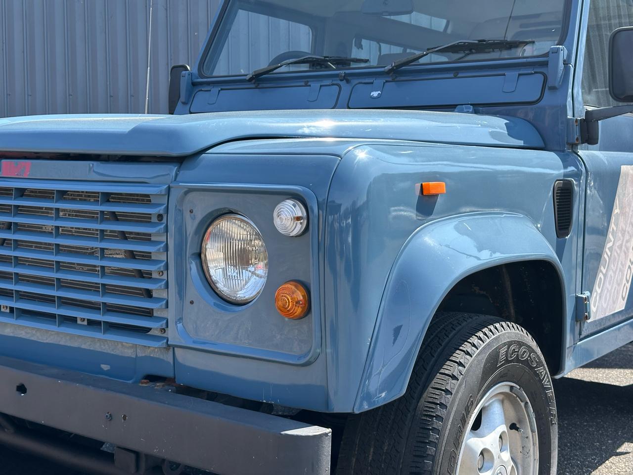Land Rover Defender 90 1989