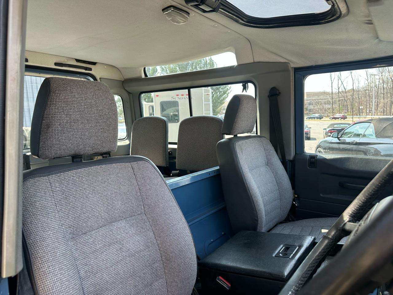 Land Rover Defender 90 1989