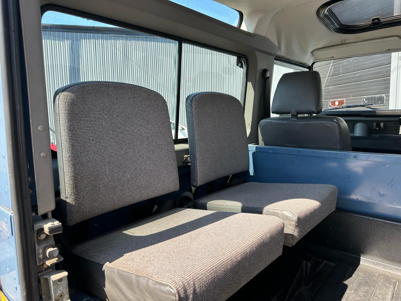 Land Rover Defender 90 1989