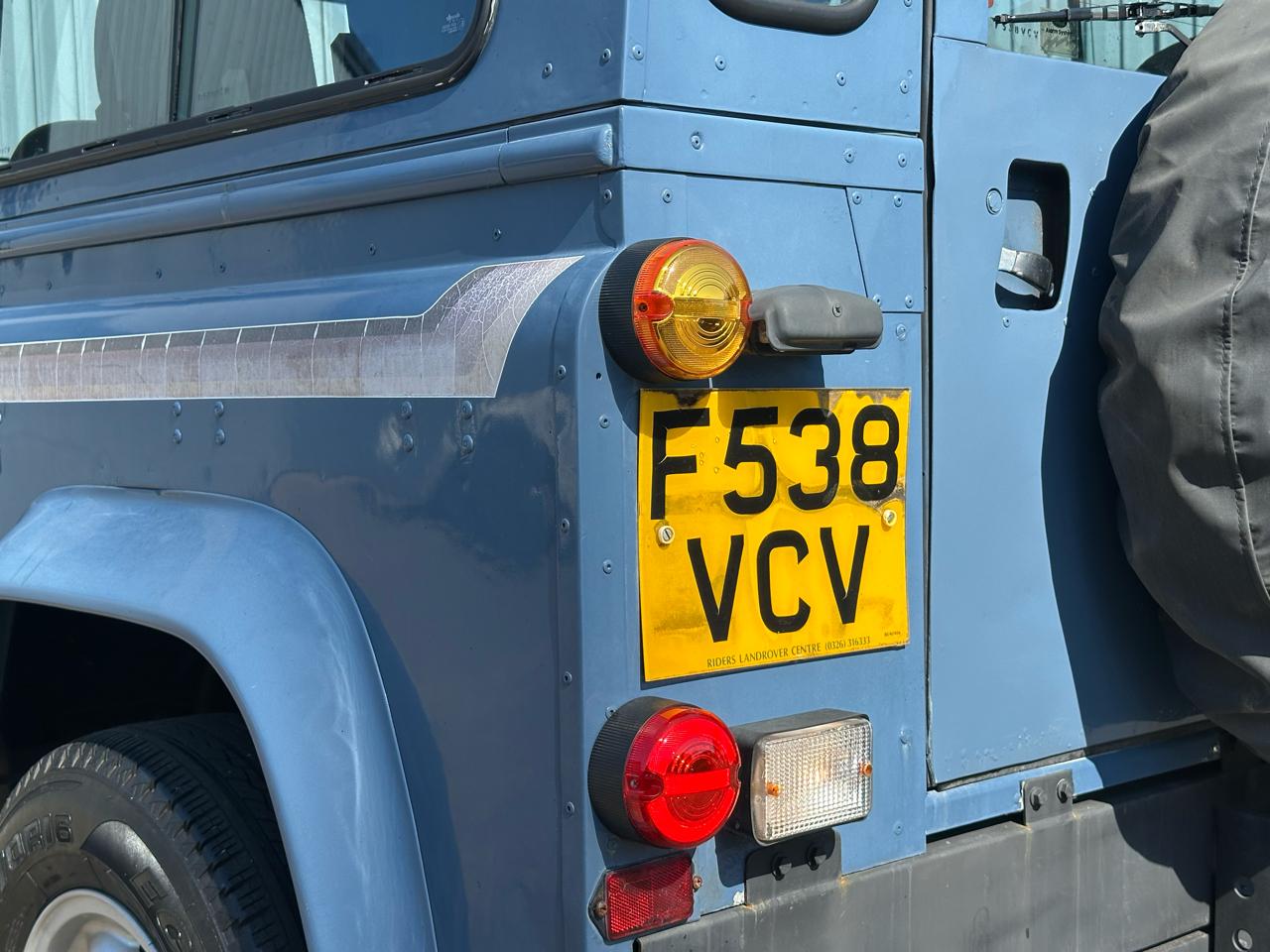 Land Rover Defender 90 1989