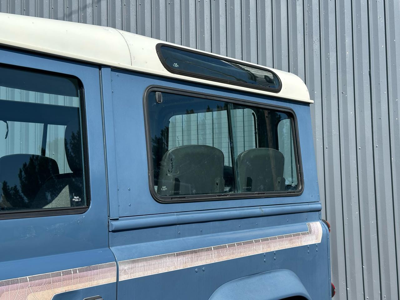 Land Rover Defender 90 1989