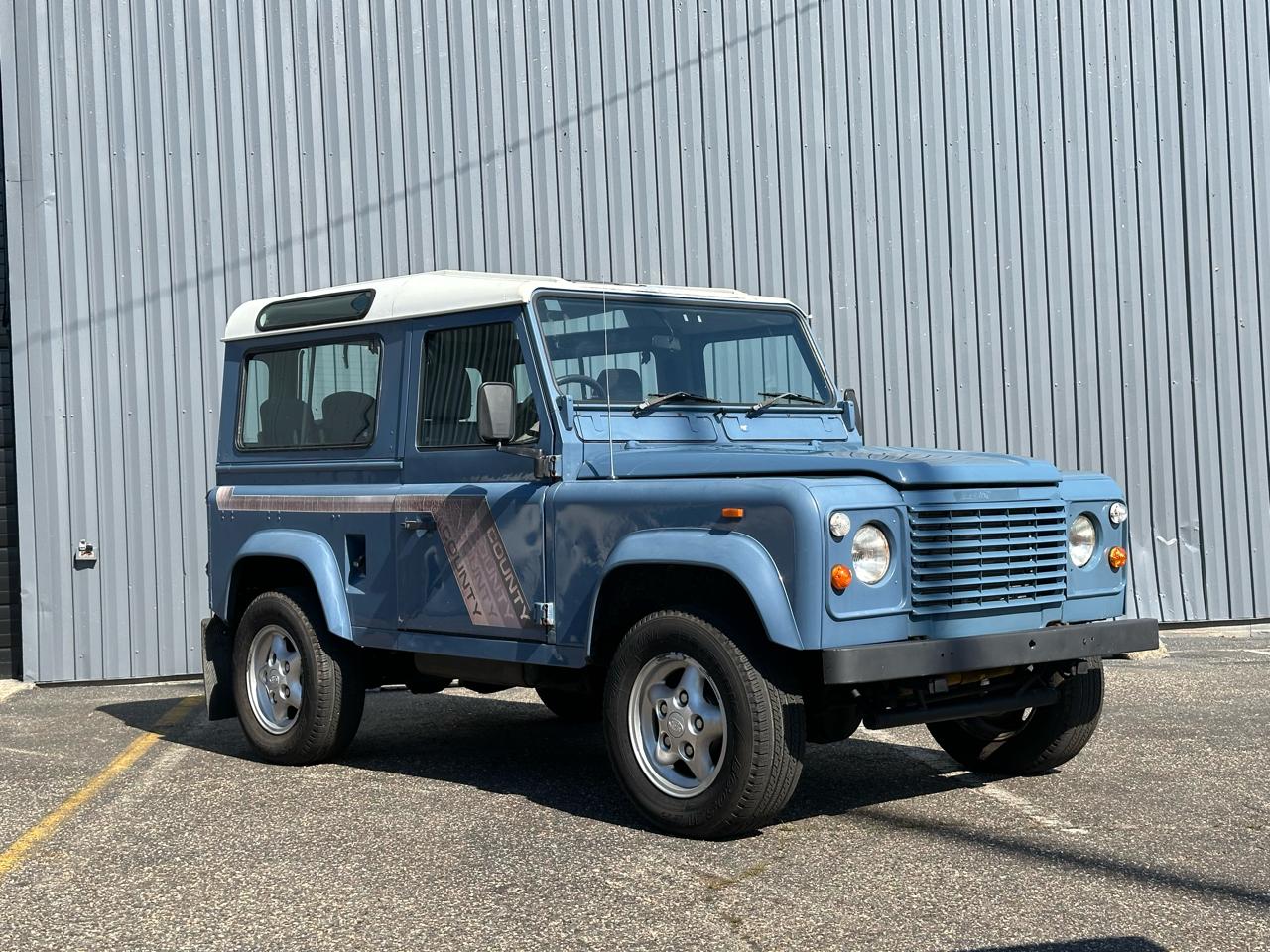 Land Rover Defender 90 1989